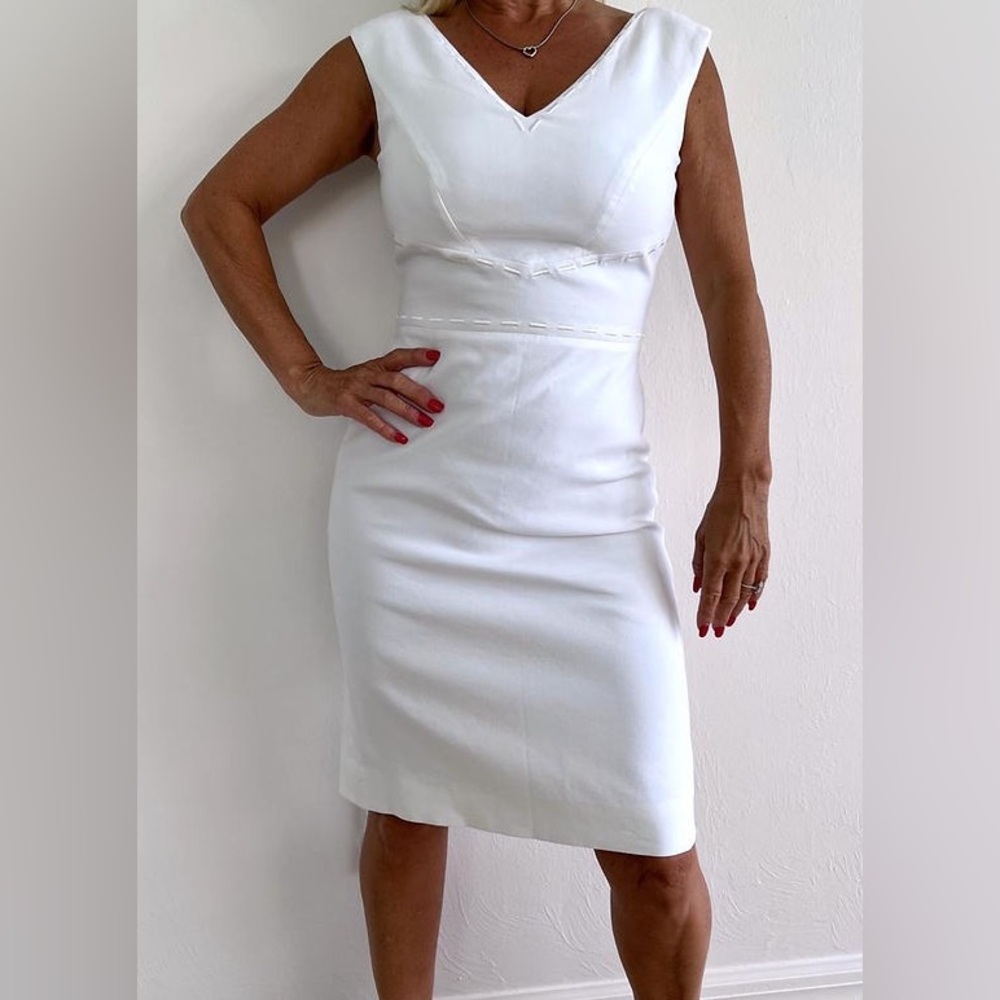 ESCADA White Pencil Mini Dress Size Medium Embroidered Classic Luxury Bride
